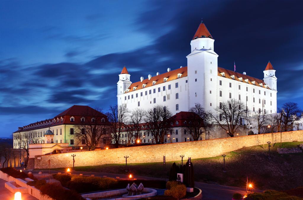 Aplend City Bastova 1 Bratislava Ngoại thất bức ảnh