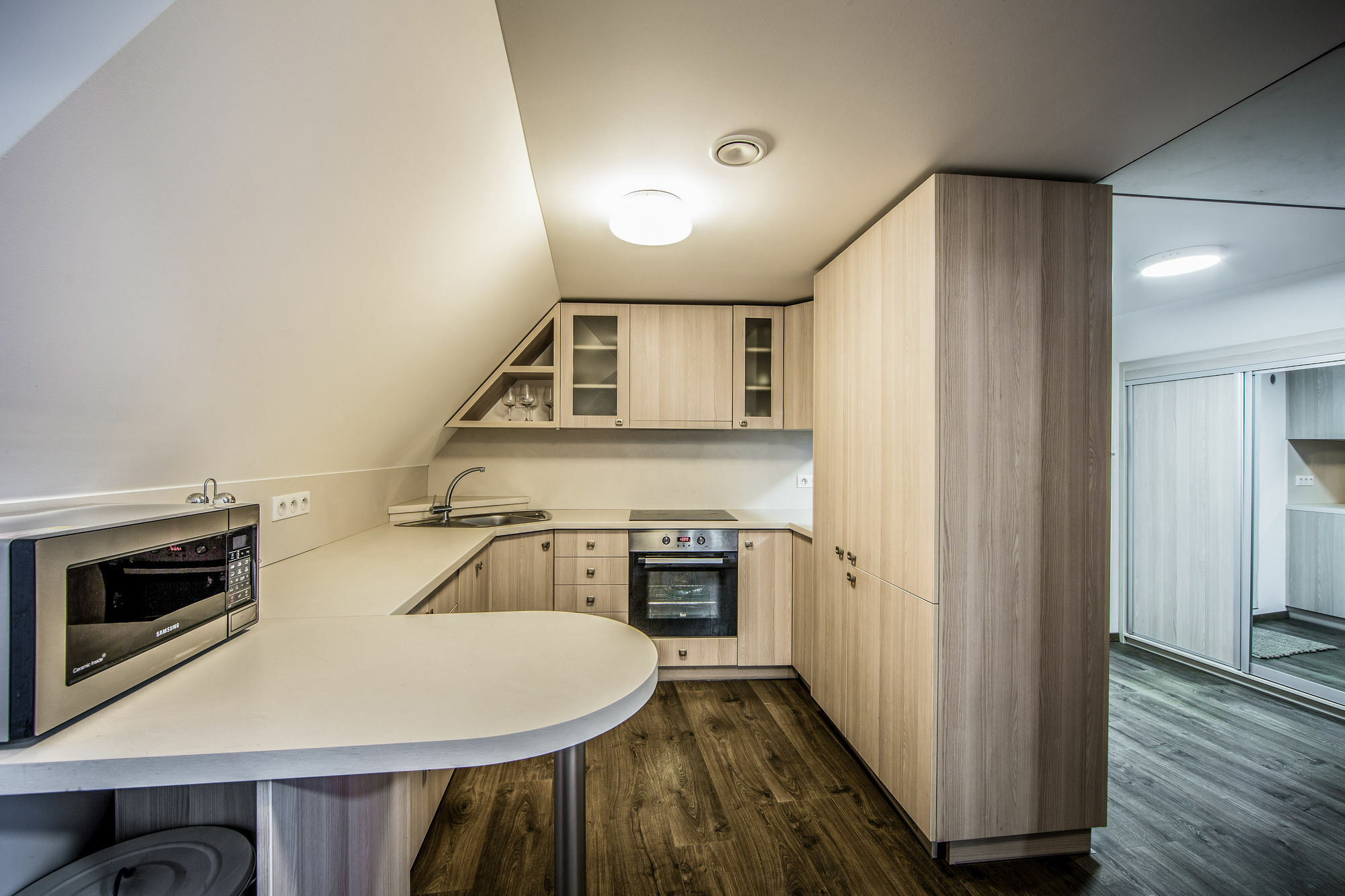 Aplend City Bastova 1 Bratislava Ngoại thất bức ảnh